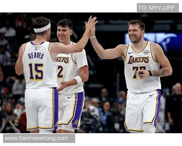 东契奇29+11+10里夫斯26+11 湖人力克热火